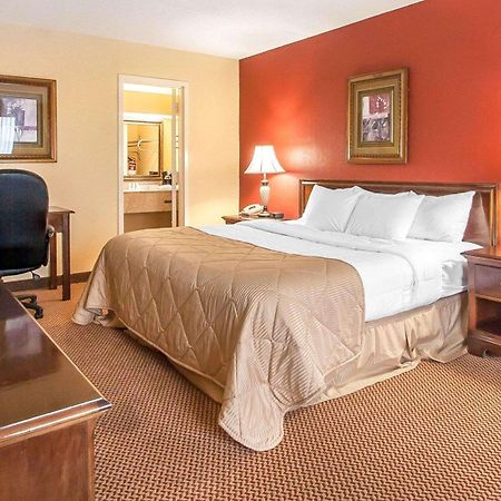 Clarion Inn & Suites University Center Auburn Zewnętrze zdjęcie