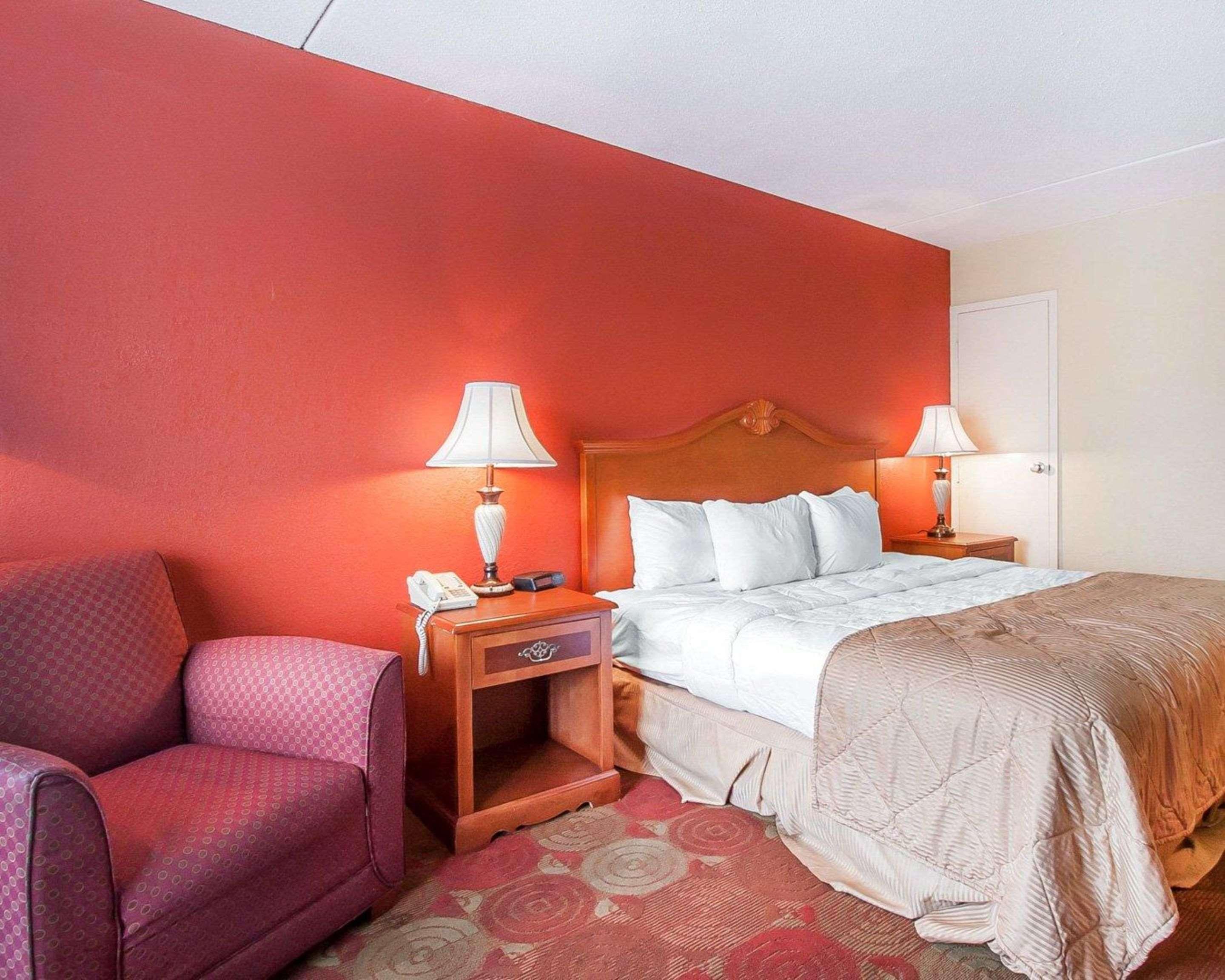 Clarion Inn & Suites University Center Auburn Zewnętrze zdjęcie