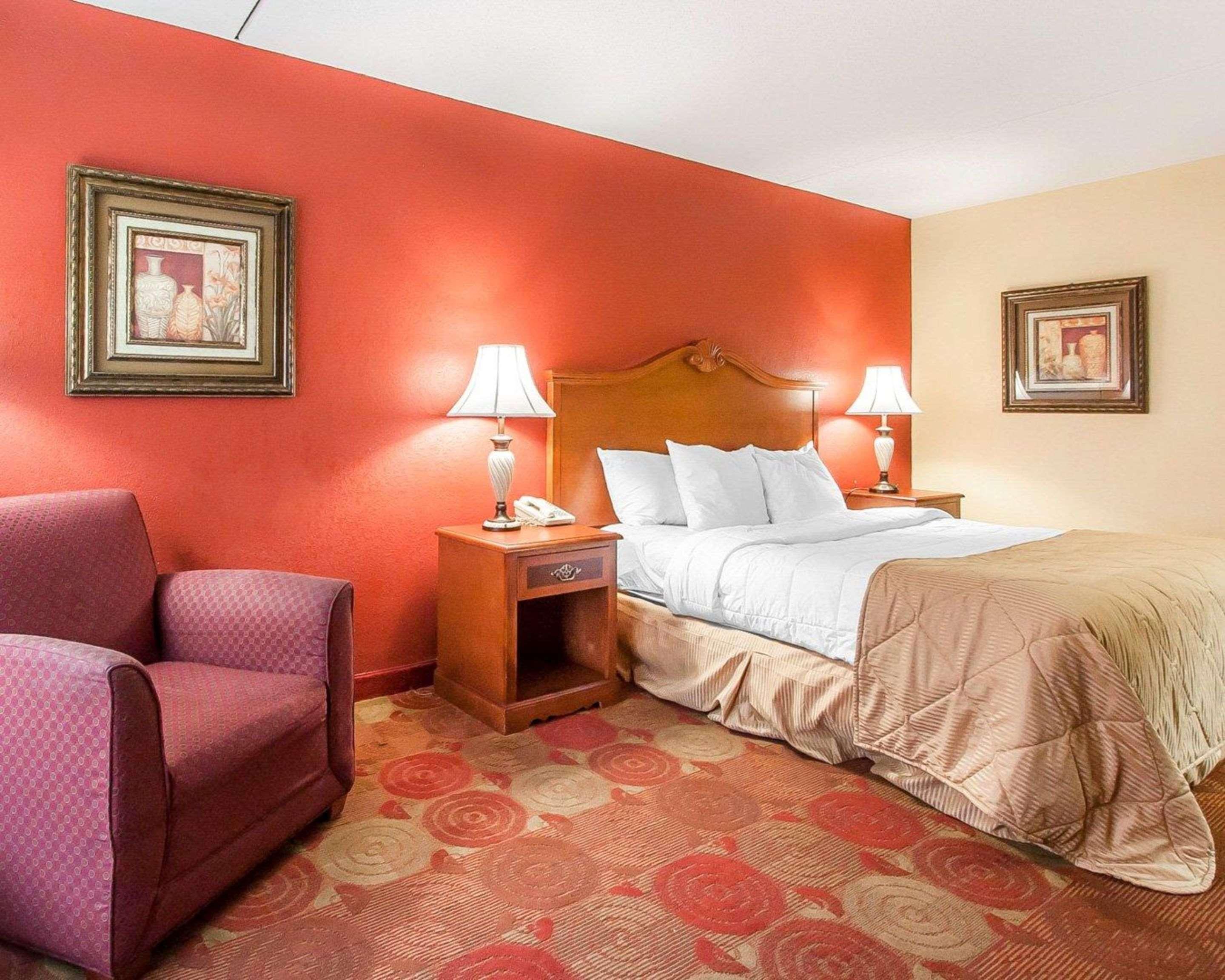 Clarion Inn & Suites University Center Auburn Zewnętrze zdjęcie